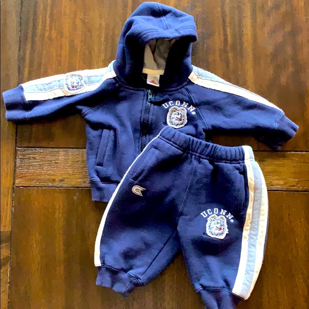 UCONN Huskies sweatsuit for baby